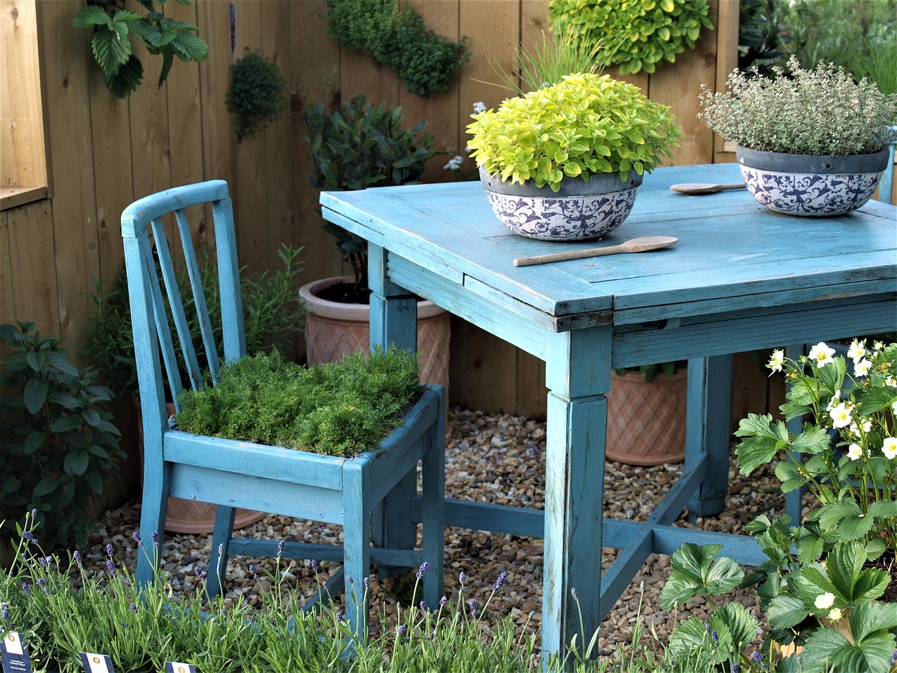 Vertical Herb Gardens for Patios & Balconies - herb garden ideas